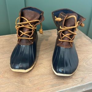Sperry Duck Boots! Beautiful Navy, with brown leather.
